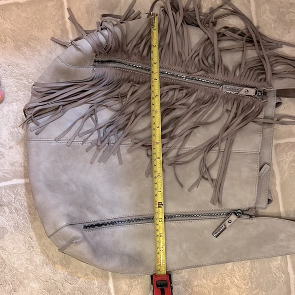 Super cute grey Steve Madden fringe purse - Picture 7 of 11